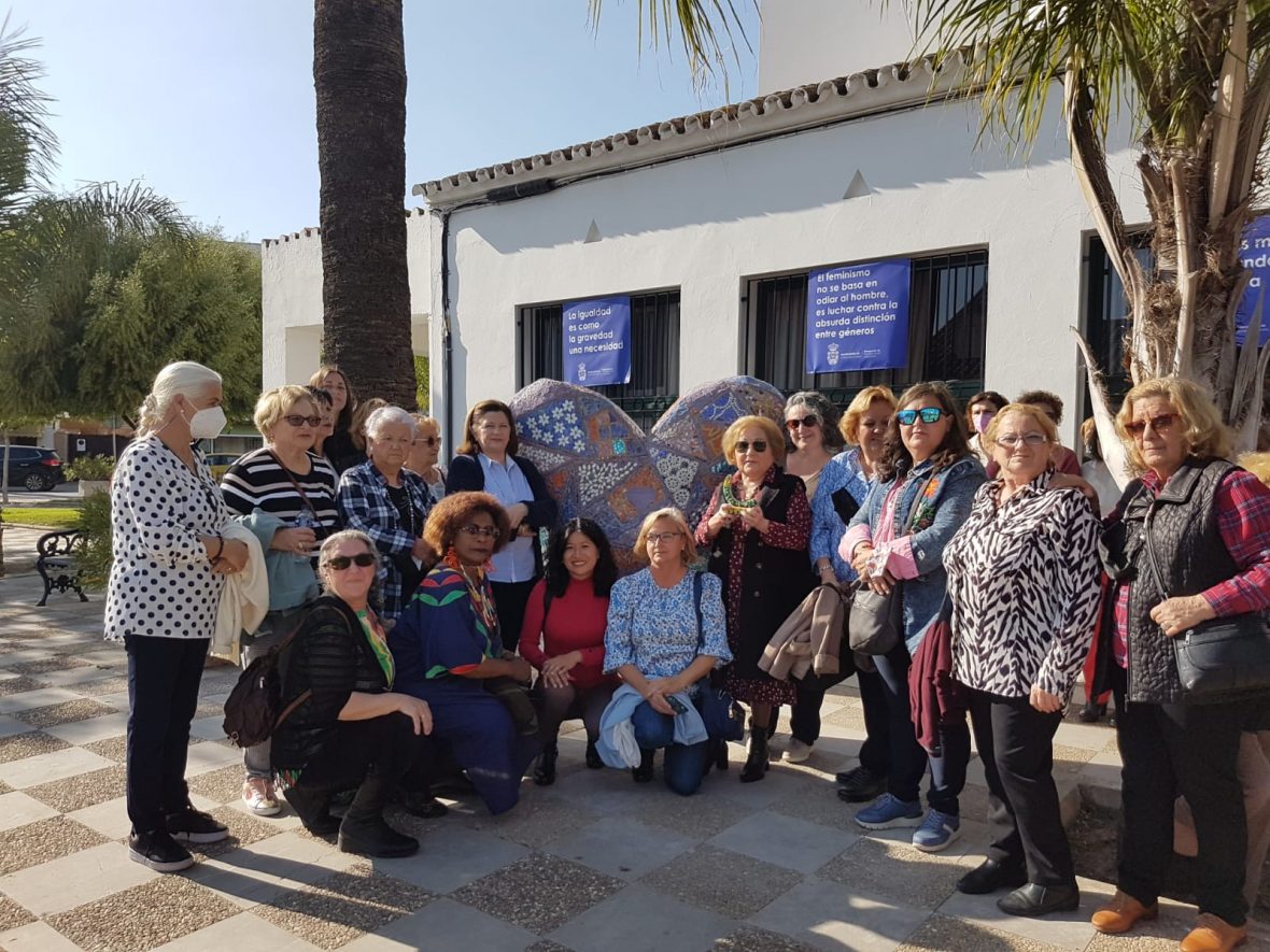 Las mujeres rurales participamos en la iniciativa «Corazones por la igualdad»