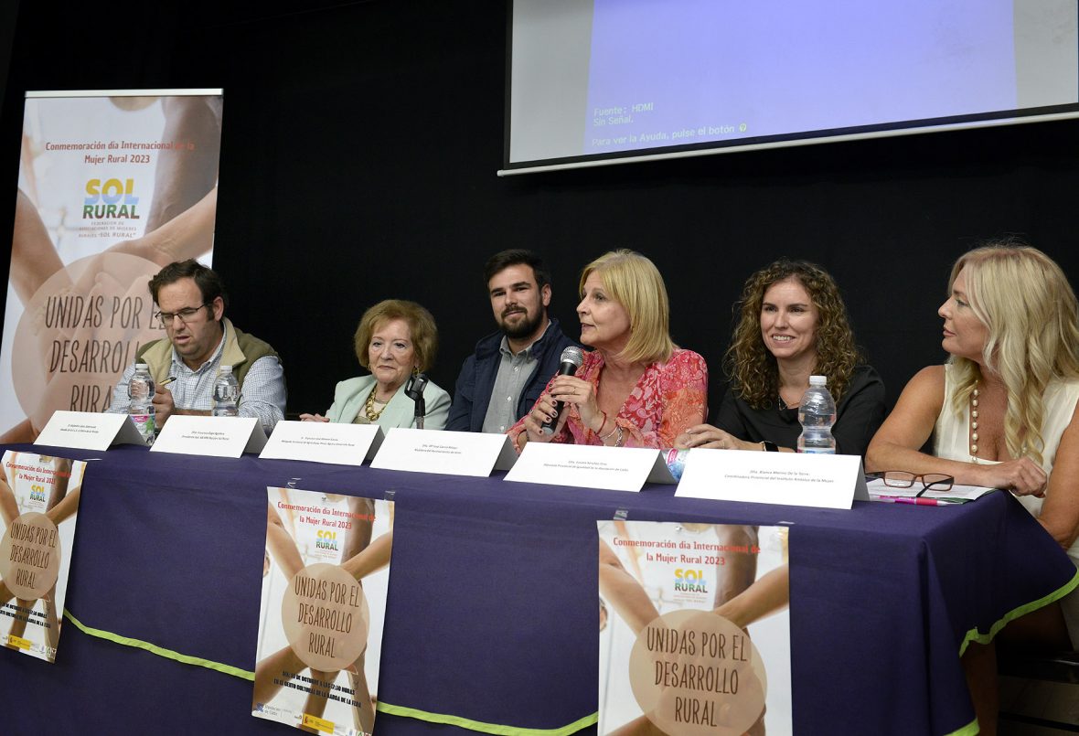 La alcaldesa hace un llamamiento a la unidad en el Día de la Mujer Rural